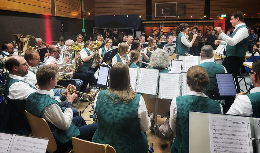 Jugendorchester beim Äppelwoifest in Lützelhausen